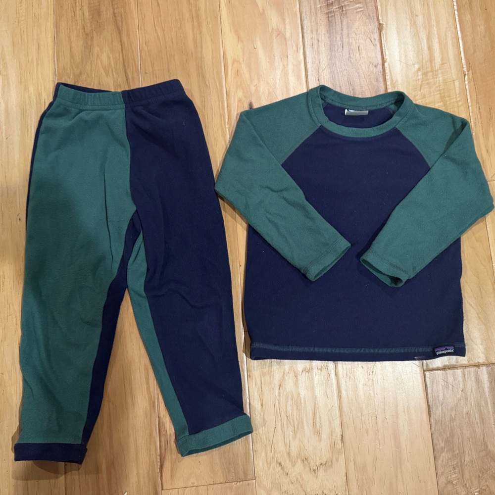 Patagonia Fleece Long underwear 4T